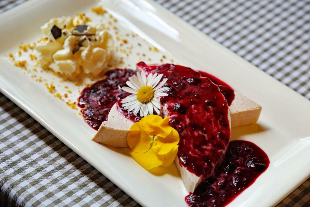 Hotel Tripic, Restaurant And Pizzeria Bohinj Ngoại thất bức ảnh