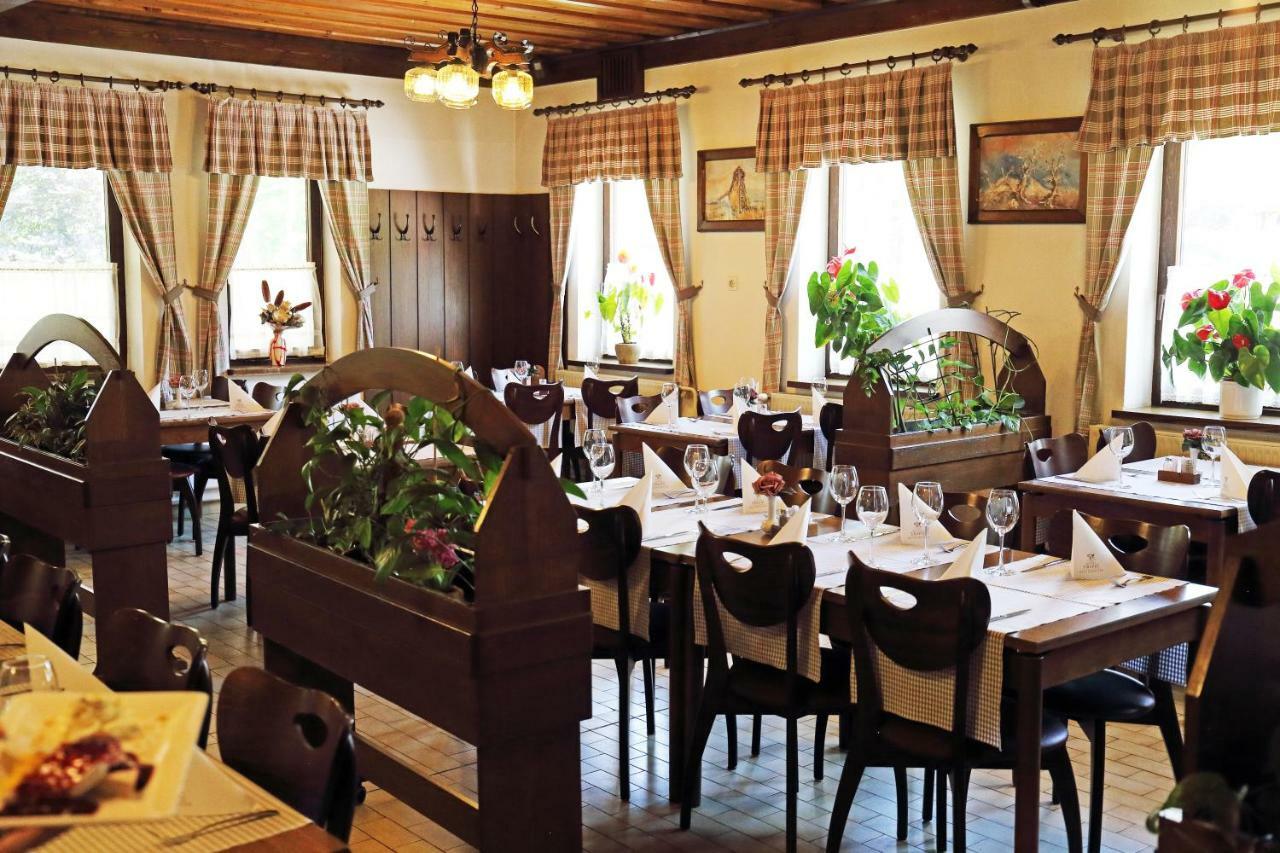 Hotel Tripic, Restaurant And Pizzeria Bohinj Ngoại thất bức ảnh